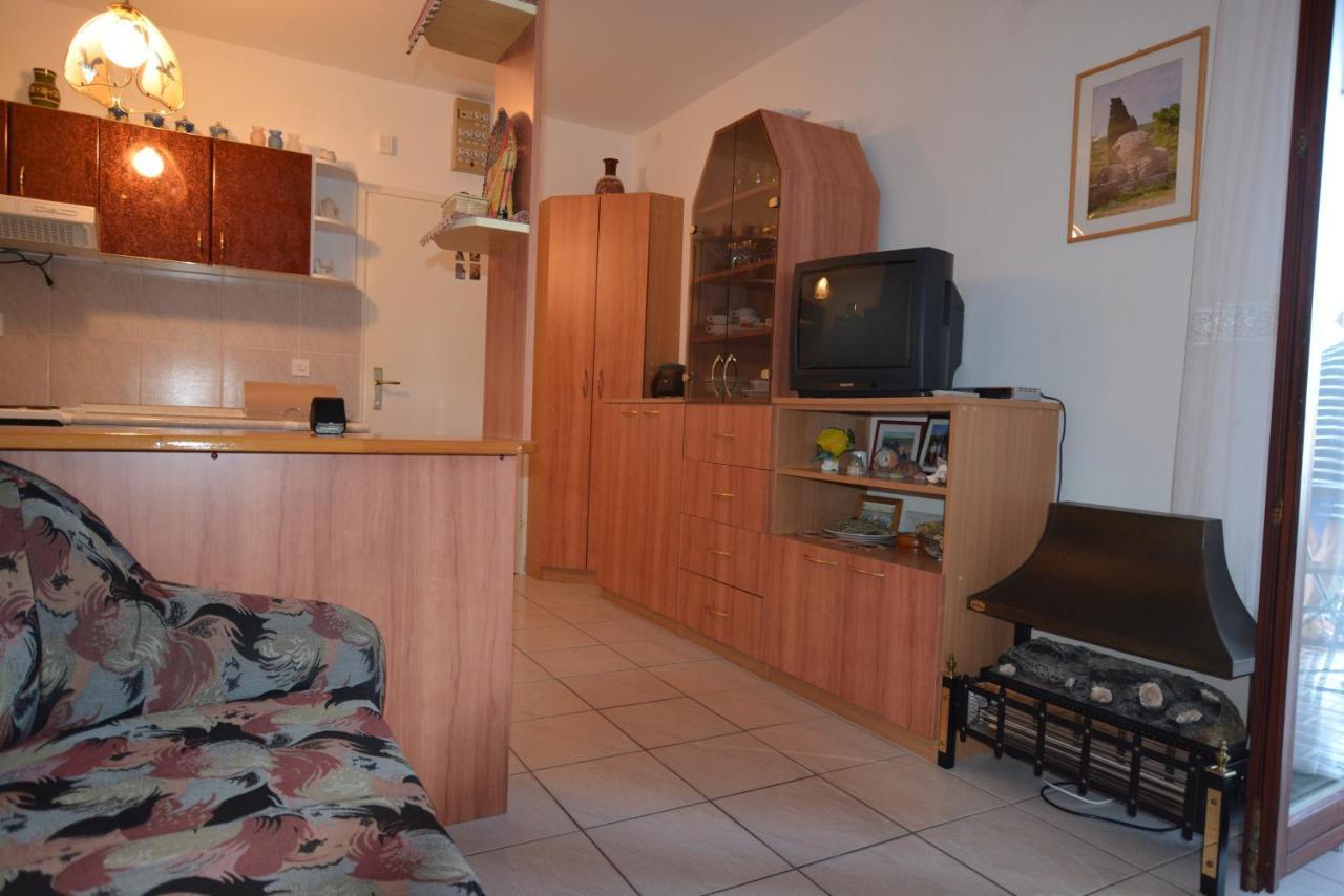 Appartement Maja à Kornić Extérieur photo