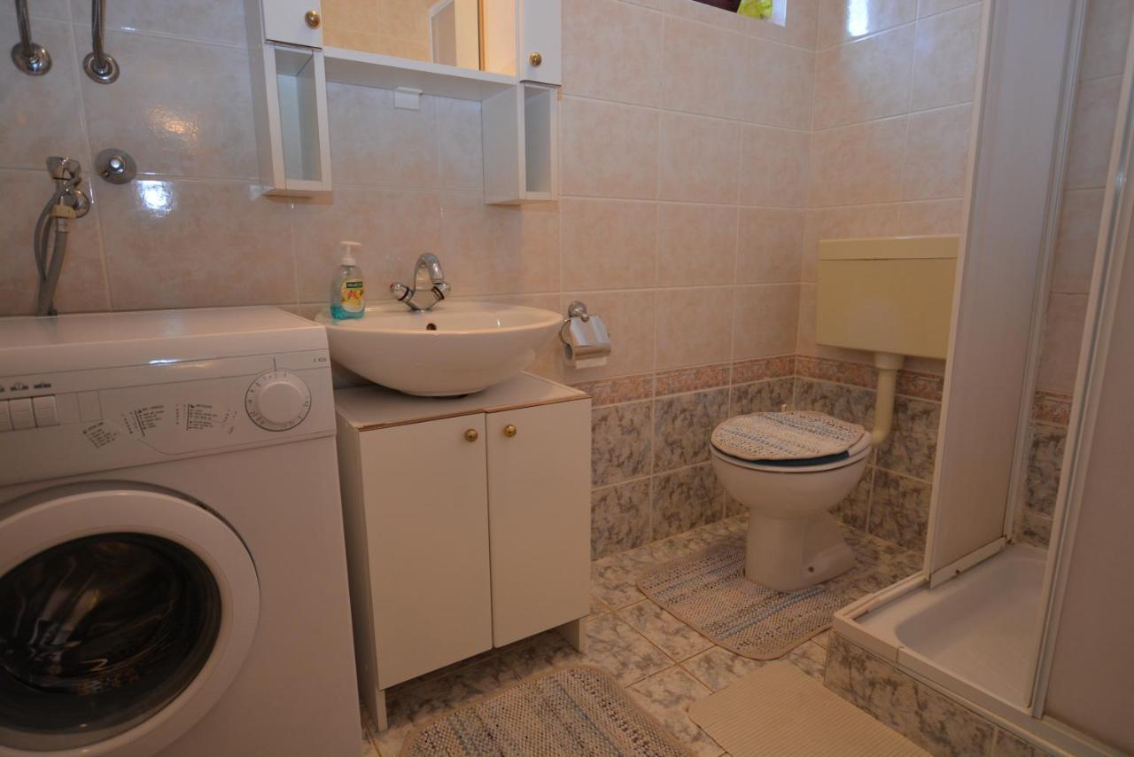 Appartement Maja à Kornić Extérieur photo
