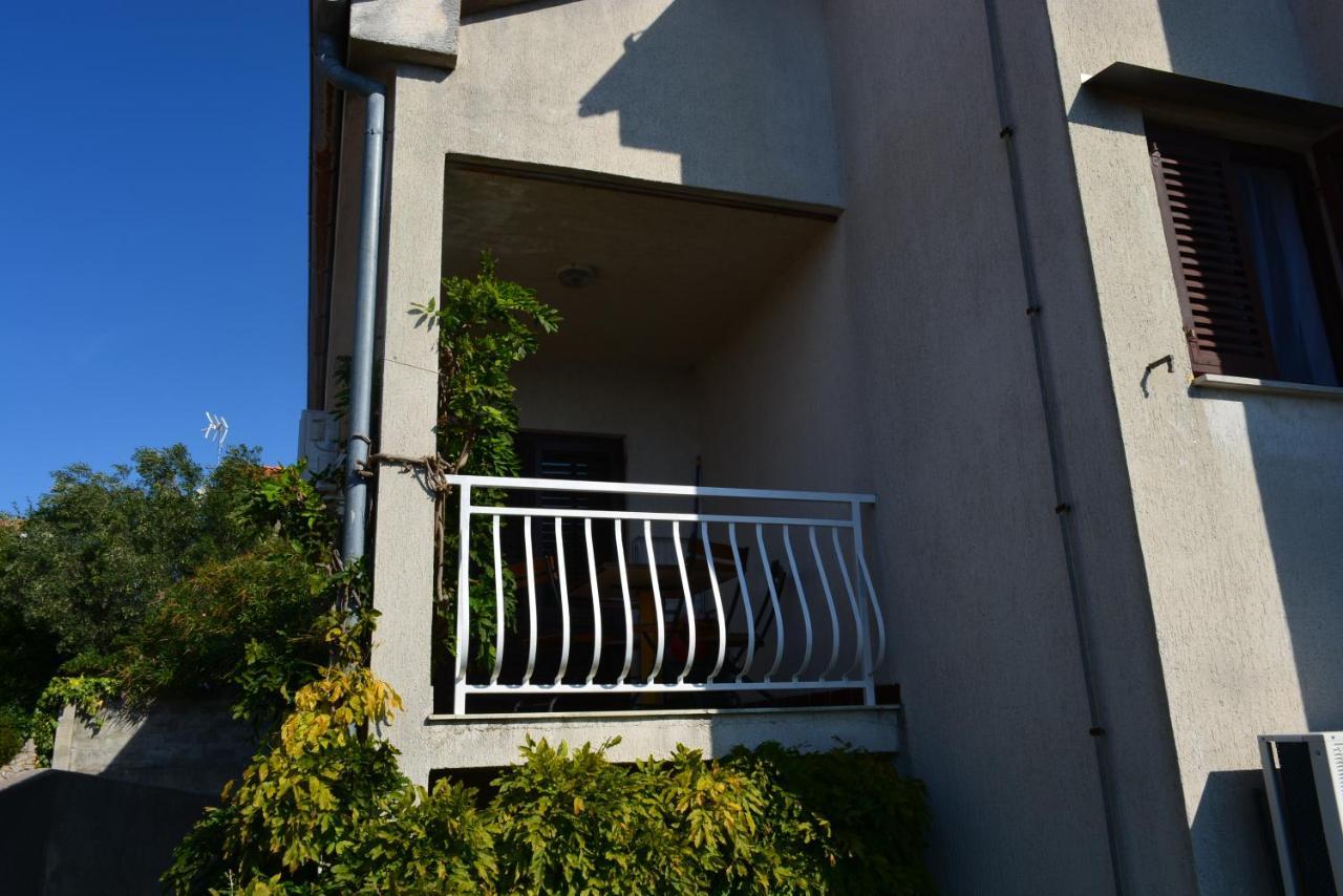 Appartement Maja à Kornić Extérieur photo