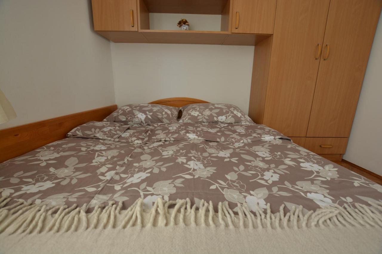Appartement Maja à Kornić Extérieur photo